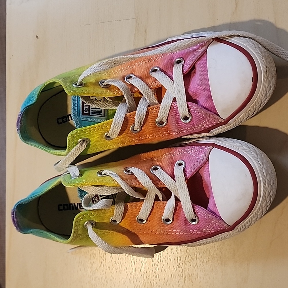 Kids tie dye rainbow converse
